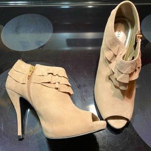 Gianni Bini Ankle Bootie 7.5